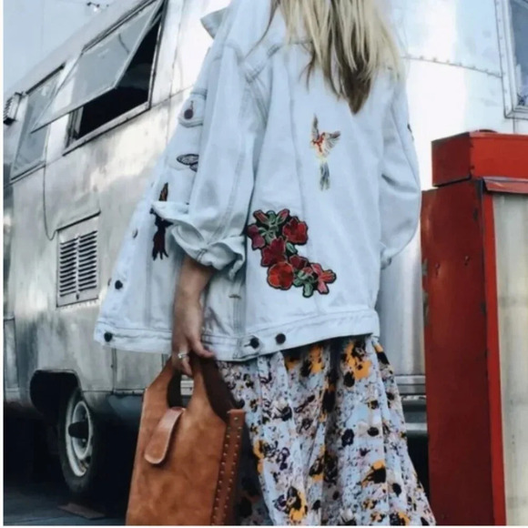 Aritzia Jackets & Blazers - Little Moon  Aritzia Dianthus White Denim Patch Decal Jacket L